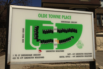 Olde Towne Place in Thornhill, ON - Building Photo - Building Photo