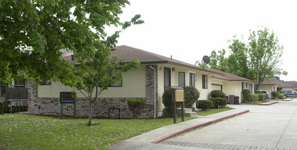 763-773 Cherry Way in Hayward, CA - Foto de edificio - Building Photo