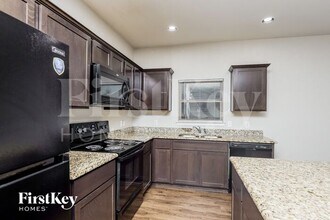 1006 Hoylake Ct in Ennis, TX - Building Photo - Building Photo