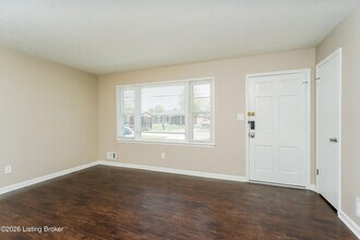 3114 Tara Gale Dr in Louisville, KY - Building Photo - Building Photo