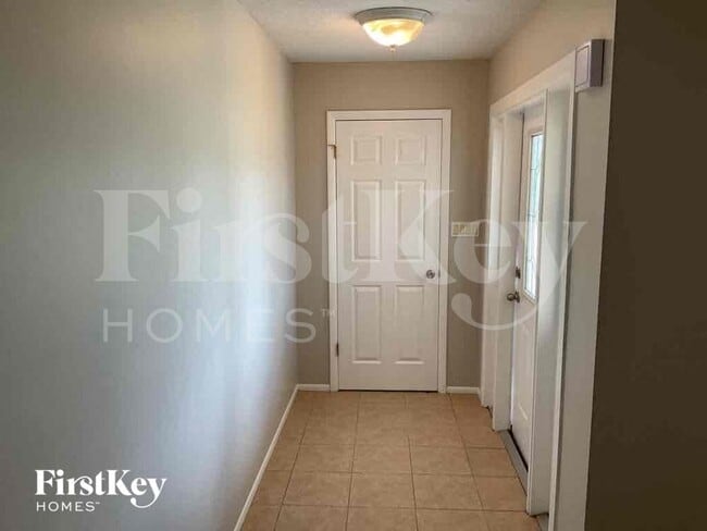 557 Mayview Ave NW in Port Charlotte, FL - Building Photo - Building Photo