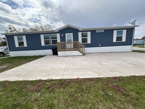 317 Autumn Park Dr in Ankeny, IA - Building Photo - Building Photo