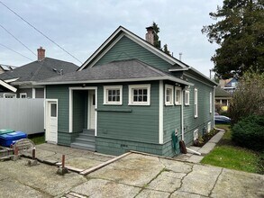 5511 Brooklyn Ave NE in Seattle, WA - Building Photo - Building Photo