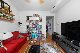 3121 N Kimball Ave in Chicago, IL - Building Photo - Building Photo