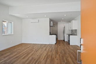 1166 Cochran Ave in Los Angeles, CA - Building Photo - Building Photo