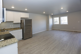 Red Door Townhomes - Downtown Moorhead! in Moorhead, MN - Building Photo - Interior Photo