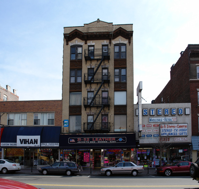 6006 Bergenline Ave in West New York, NJ - Building Photo - Building Photo