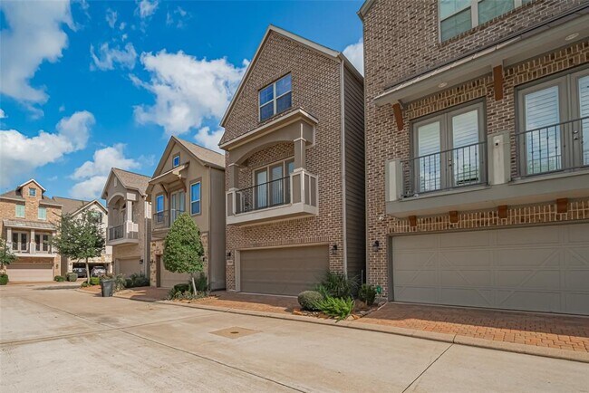 8418 Oak Leaf Point Dr in Houston, TX - Building Photo - Building Photo