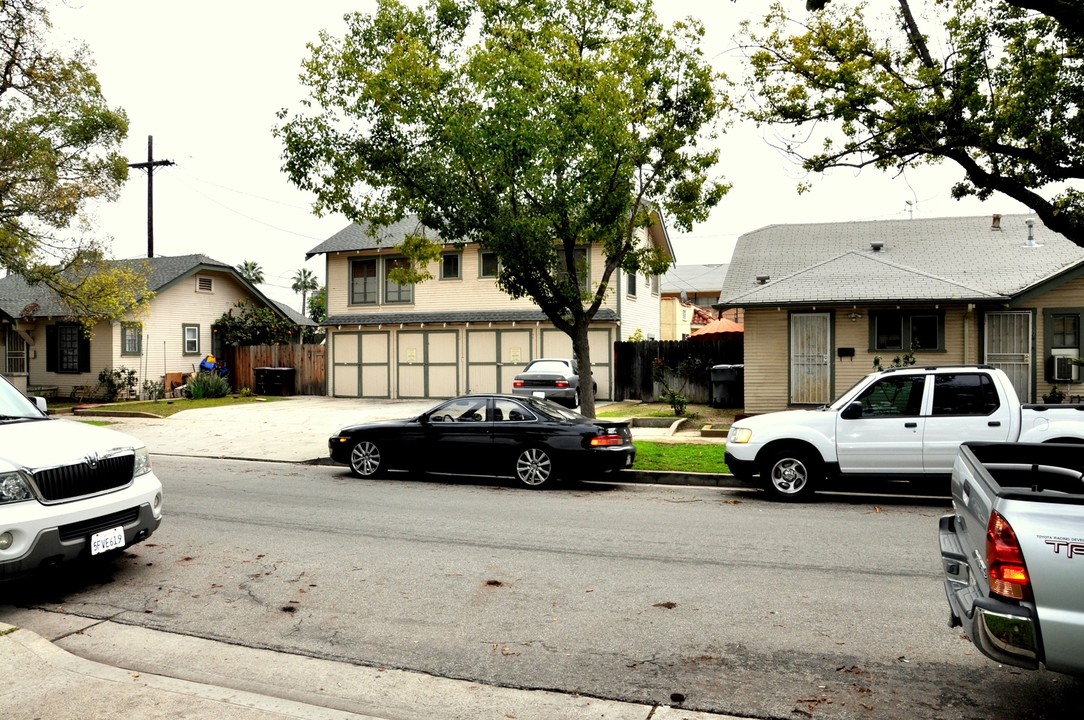 1232 S Orange St in Glendale, CA - Foto de edificio