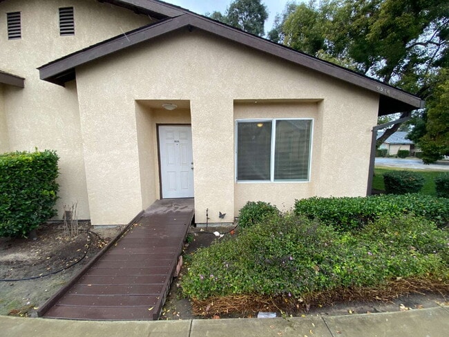 9516 Hinton Ave in Delhi, CA - Building Photo - Building Photo