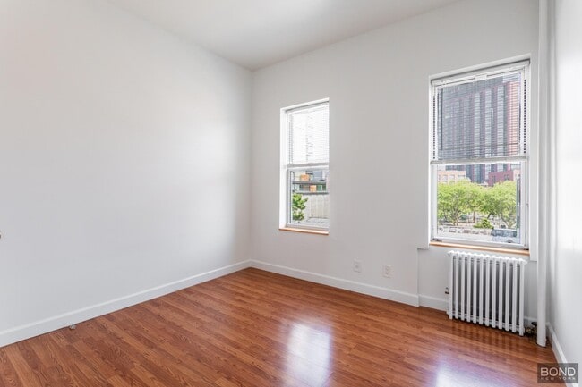 66 Eagle St in Brooklyn, NY - Building Photo - Building Photo