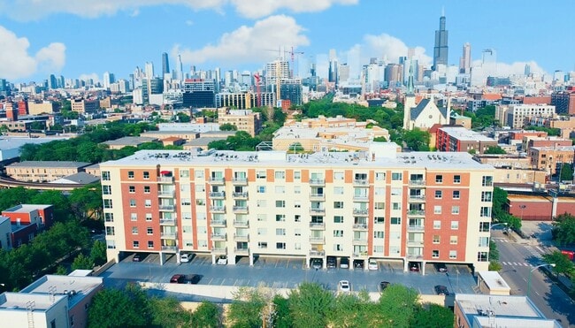 100 N Hermitage Ave in Chicago, IL - Building Photo - Building Photo
