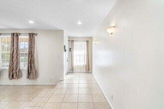 5313 Colbright Rd in Greenacres, FL - Building Photo - Building Photo