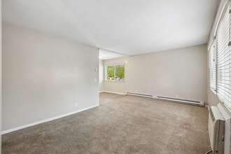 550 Harding Plz, Unit E113 in Nashville, TN - Building Photo - Building Photo