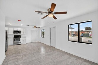 917 W 2nd St in West Palm Beach, FL - Building Photo - Building Photo