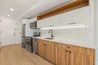 60 W 125th St, Unit 405A in New York, NY - Foto de edificio - Building Photo