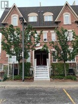 601 Shoreline Dr in Mississauga, ON - Building Photo