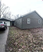 3236 Rio Vista St in Commerce Township, MI - Building Photo