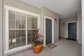 12345 Lamplight Village Ave, Unit 0235 in Austin, TX - Foto de edificio - Building Photo