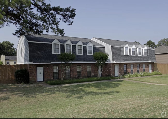 Fairfax Manor Townhomes