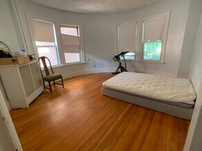 80 Corey Rd, Unit 1 in Boston, MA - Building Photo - Building Photo