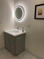 748 Mainsail Ln, Unit 748 Mainsail Lane in Secaucus, NJ - Building Photo