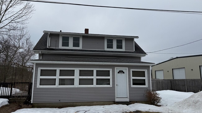 property at 5 Whipple Ct