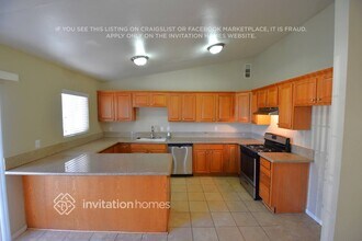 15384 Eleanor Ln in Moreno Valley, CA - Foto de edificio - Building Photo