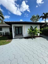 3335 SW 65th Ave in Miami, FL - Building Photo