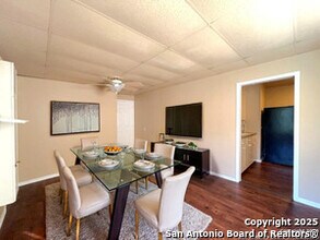 103 Harwood Dr in San Antonio, TX - Building Photo - Building Photo
