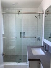 1331 W Adams Blvd, Unit 1331 in Los Angeles, CA - Building Photo - Building Photo