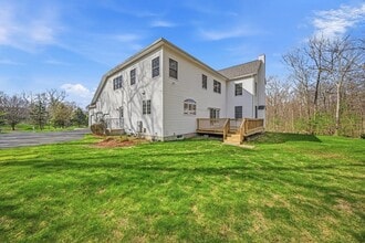 9 Overlook Rd in Hopkinton, MA - Building Photo - Building Photo