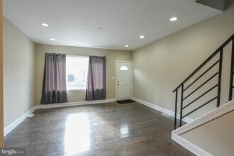 2633 Tasker St in Philadelphia, PA - Building Photo - Building Photo