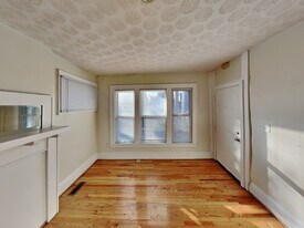 1712 Summit St in Columbus, OH - Building Photo