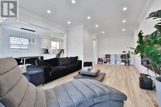 21 Avon Crescent in Vaughan, ON - Building Photo - Building Photo