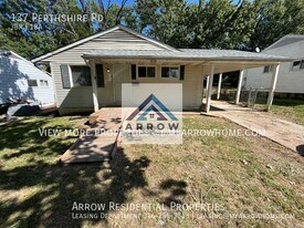 137 Perthshire Rd in St. Louis, MO - Building Photo