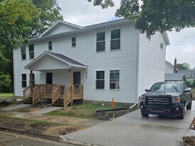 800 Detroit St in Jackson, MI - Building Photo