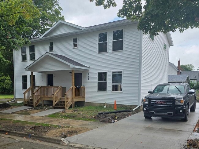 property at 800 Detroit St