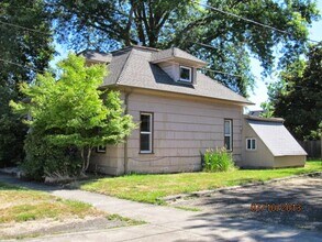 429 NW 17th St in Corvallis, OR - Foto de edificio - Building Photo