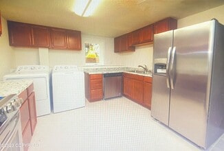 1404 E 11th Ave, Unit B in Anchorage, AK - Building Photo - Building Photo