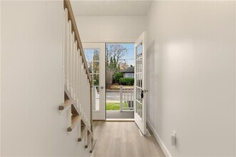 47 Windsor Rd in Cranston, RI - Building Photo - Building Photo