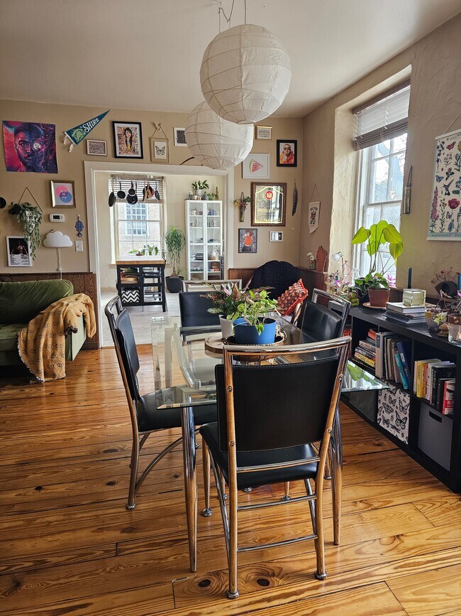 W63N706 Washington Ave, Unit Bridgemill
