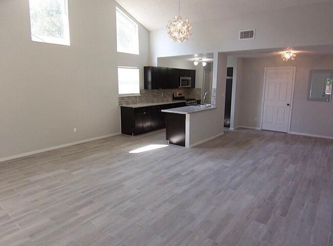 1415 Grand Jct Dr