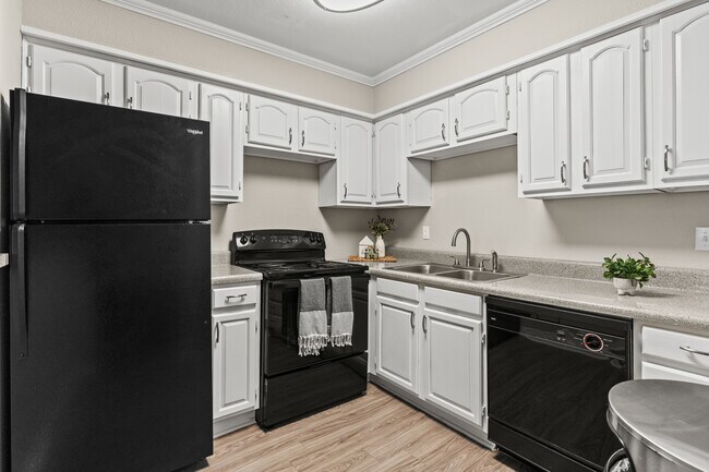 WATERDANCE in Arlington, TX - Building Photo - Interior Photo