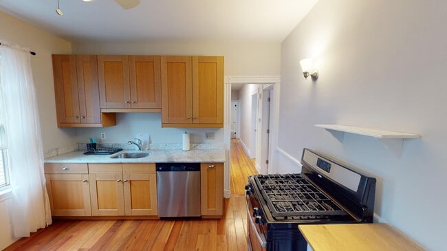 26 Taft St, Unit 1 in Boston, MA - Building Photo - Building Photo