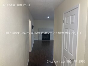 681 Stallion Rd SE in Rio Rancho, NM - Building Photo - Building Photo