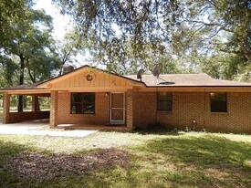 171 Bear Creek Rd in Quincy, FL - Building Photo
