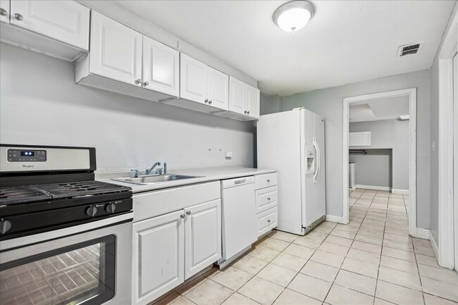 3914 Erdman Ave in Baltimore, MD - Building Photo - Building Photo