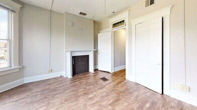 2357 N High St in Columbus, OH - Building Photo - Building Photo