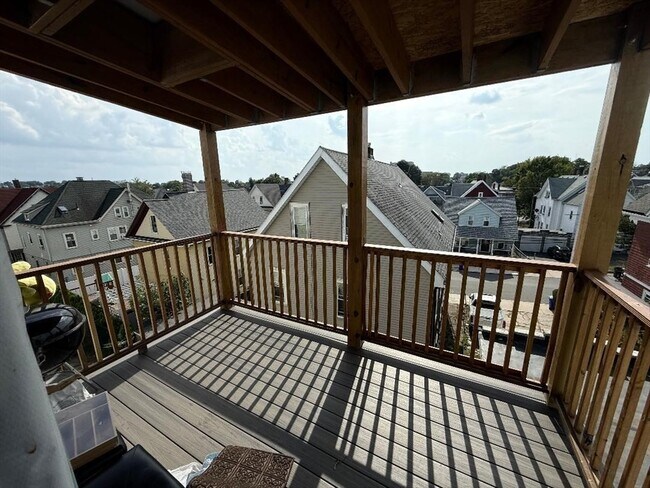 32 Clark St in Malden, MA - Building Photo - Building Photo